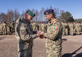 Kairių poligone iškelta Portugalijos rotacinių pajėgų vėliava  - 4