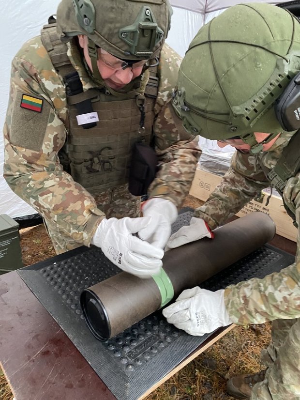 Gaižiūnų poligone vykdytas 120 mm minosvaidžio minų testavimas