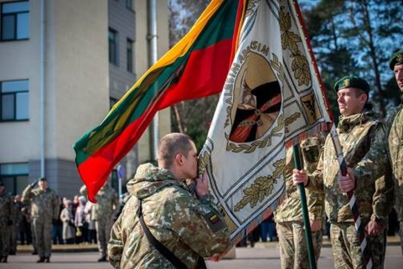 Lietuvos Respublikai prisiekė per 150 jaunuolių 
