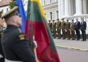 Pirmojo Estijos kariuomenės vado vizito metu daug dėmesio skirta patirties dalinimuisi - 2
