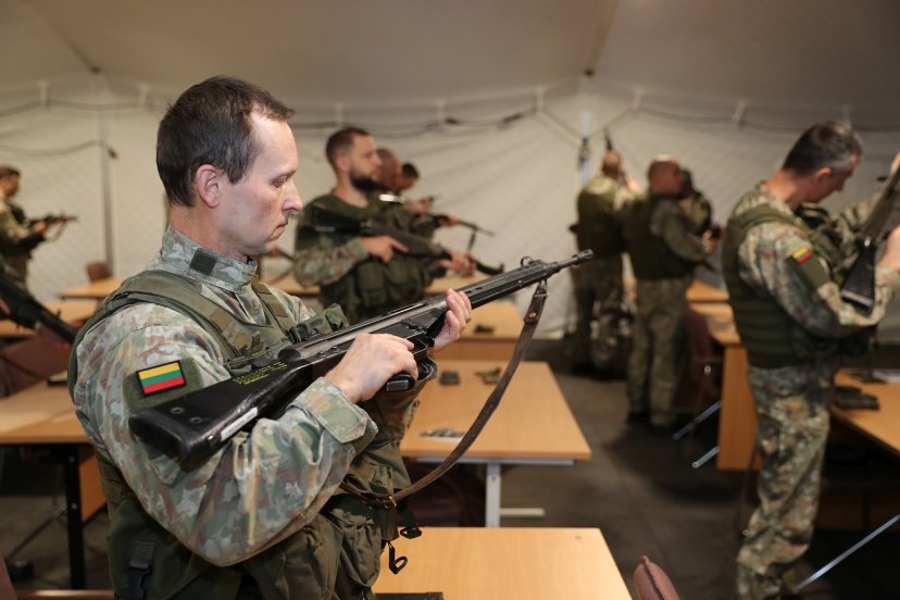 Rengimą pradėjo septintoji komendantinių vienetų karių laida