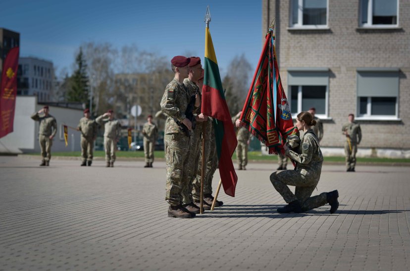 Vilniuje prisiekė Komendantinių vienetų kariai 