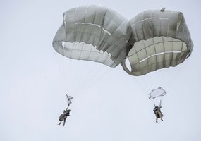  „Iron Wolf 2025-I“ pratybų pabaigoje – JAV oro desanto operacija ir mūšio lauko perdavimas... - 10