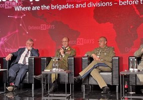 Gen. ltn. R. Baltrėnas: NATO standartai jau seniai egzistuoja ir juos visi turi siekti vienodai... - 3