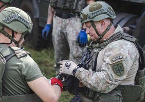 Pulkininko Juozo Vitkaus inžinerijos bataliono išminuotojai susprogdino apleistą vandens bokštą - 2