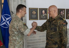 Lietuvos kariuomenės vado ir NATO Jungtinės pajėgų vadavietės Brunsume vado susitikimo pagrindinė... - 1