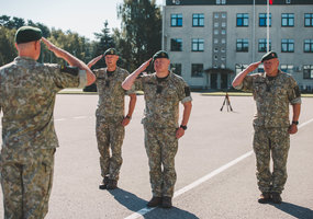 Lietuvos kariuomenės Didžiojo Lietuvos etmono Jonušo Radvilos mokomajam pulkui vadovauti pradėjo... - 1