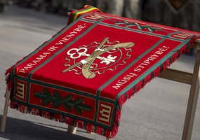Depų tarnybai suteiktas Divizijos generolo Jono Sutkaus vardas ir įteikta vieneto vėliava - 11