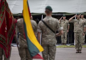 Depų tarnybai suteiktas Divizijos generolo Jono Sutkaus vardas ir įteikta vieneto vėliava - 10