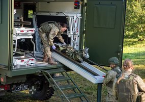 Tarptautinėse chirurginėse pratybose Lietuvos ir sąjungininkų karo medikai treniravosi teikti... - 4