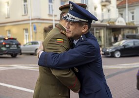 Lietuvoje oficialiu vizitu lankosi Japonijos kariuomenės vadas generolas Hiroaki Uchikura - 1