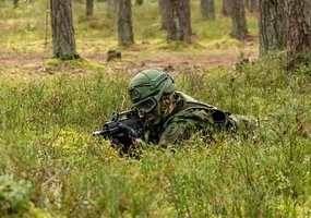 Viešojo saugumo tarnybos ir VSAT Pasieniečių mokyklos kursantai baigė bazinio kario savanorio... - 1