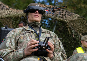 Brigados generolo Kazio Veverskio poligone surengtos pirmojo asmens vaizdo bepiločių sistemų... - 11