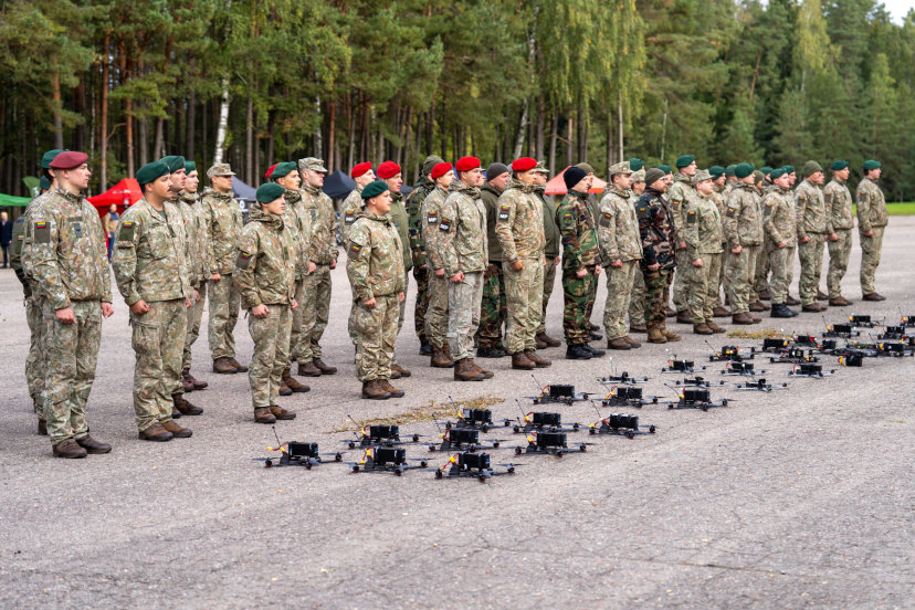 Brigados generolo Kazio Veverskio poligone surengtos pirmojo asmens vaizdo bepiločių sistemų...