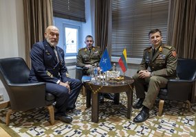 Lietuvoje lankosi NATO Karinio komiteto pirmininkas - 8