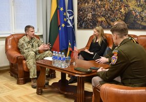Chief of the Defence Staff met with U.S. Ambassador to Lithuania HE Kara C. McDonald - 1