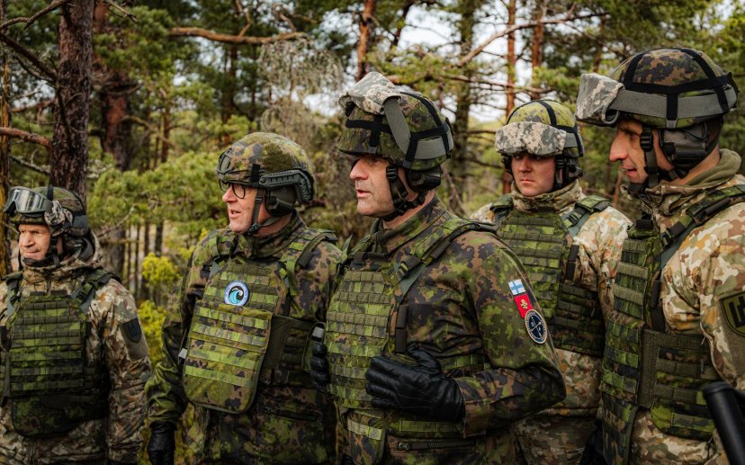 Lietuvos kariuomenės vadas Suomijoje aptarė rezervo rengimą, komendantūrų sistemą ir NATO...
