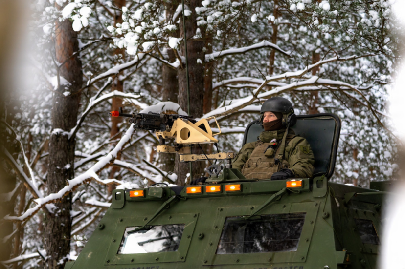 Lithuanian and U.S. military personnel train HIMARS operating crews 