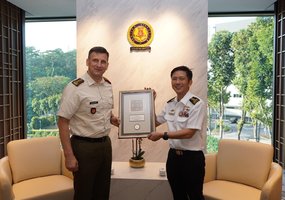 Lietuvos kariuomenės vadas atsakomojo vizito metu lankėsi Singapūre: dėmesys transatlantiniam... - 2