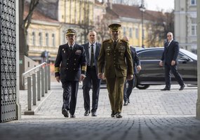Lietuvoje lankosi Ispanijos ginkluotųjų pajėgų vadas - 2