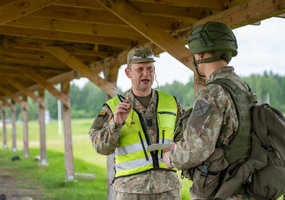 Pirmosios divizijos SNKT kariai tobulino šaudymo įgūdžius - 4