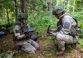 Žingsnis pirmyn: parengta pirmoji jaunųjų inžinierių-dronų operatorių laida - 4