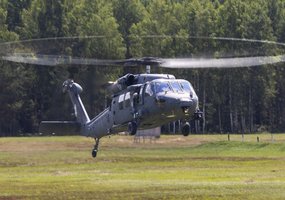 Lietuvos karinių oro pajėgų „Black Hawk“ įgulos pirmą kartą Lietuvoje surengė kovinio šaudymo... - 6