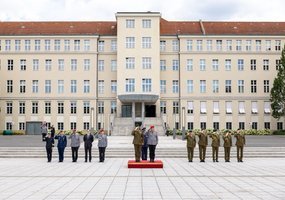 Chief of Defence paid a formal visit to Germany, airlift of Lithuanian rescuers from Venezuela... - 1