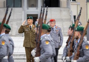 Chief of Defence paid a formal visit to Germany, airlift of Lithuanian rescuers from Venezuela... - 2