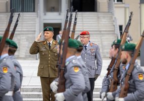 Lietuvos kariuomenės vadas oficialiu vizitu lankėsi Vokietijoje: sutarta dėl Lietuvos gelbėtojų... - 3