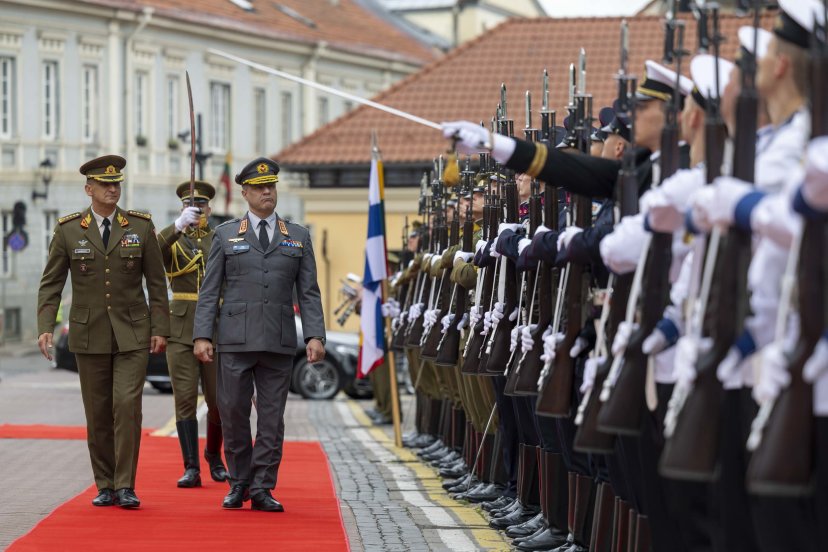 Lietuvoje su oficialiu vizitu lankosi Suomijos kariuomenės vadas – susipažins su ANBO, išorinės...