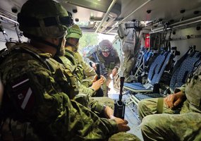 Latvijos teritorinės gynybos pratybose KASP kariai savanoriai išmėgino šarvuočius „Patria“ - 4