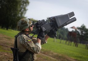 Alytaus įgula nuosekliai stiprina sąveiką su Alytaus miesto ir rajono savivaldybėmis bei kitomis... - 2