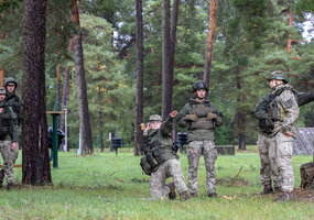 Pėstininkų brigada „Geležinis Vilkas“: aktyviojo rezervo kariai atnaujina įgūdžius - 1