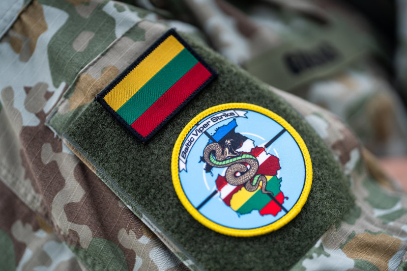 Prasidėjo tarptautinės snaiperių pratybos „Baltijos angies kirtis 26“