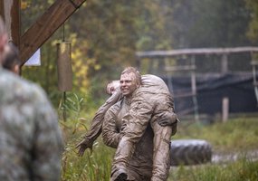 Baigtas jaunųjų inžinierių individualus rengimas – jiems įteiktos juodos beretės - 2