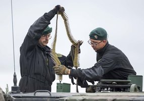 Pirmosios Lietuvos tankų įgulos atliko tankų „Leopard“ užtaisymą ir kovinius šaudymus  - 7