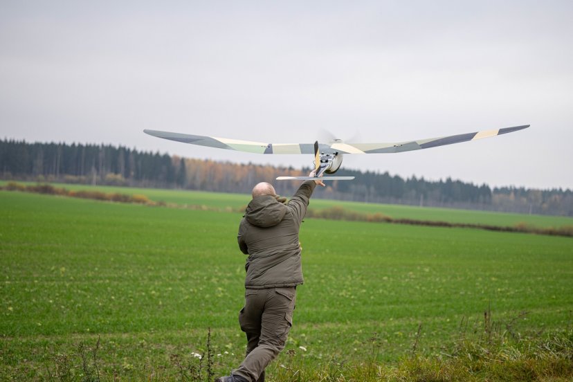 NATO eksperimentinėse pratybose „DiBaX 2026“ išbandytas tarpvalstybinis bepiločių sistemų sąveikumas
